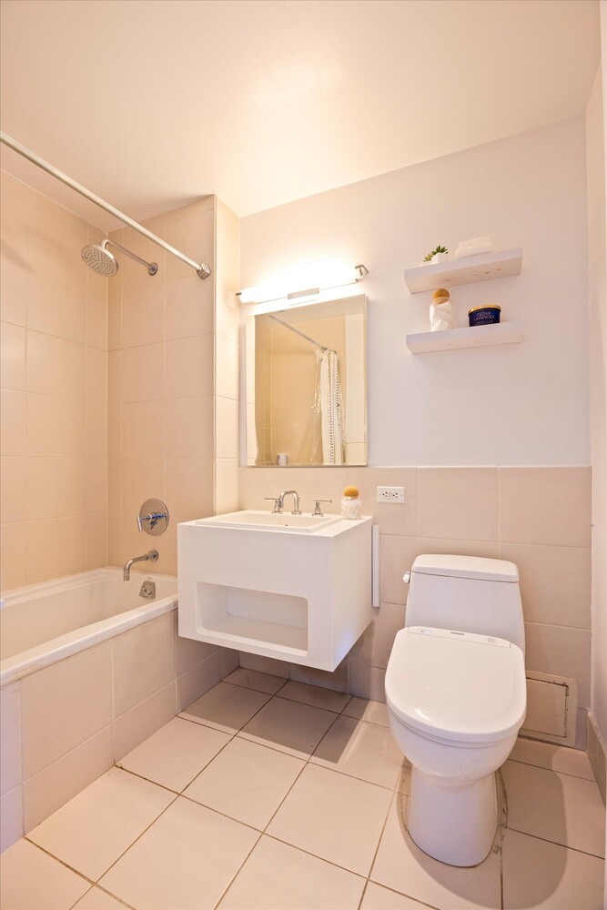 87 SMITH Street 10B