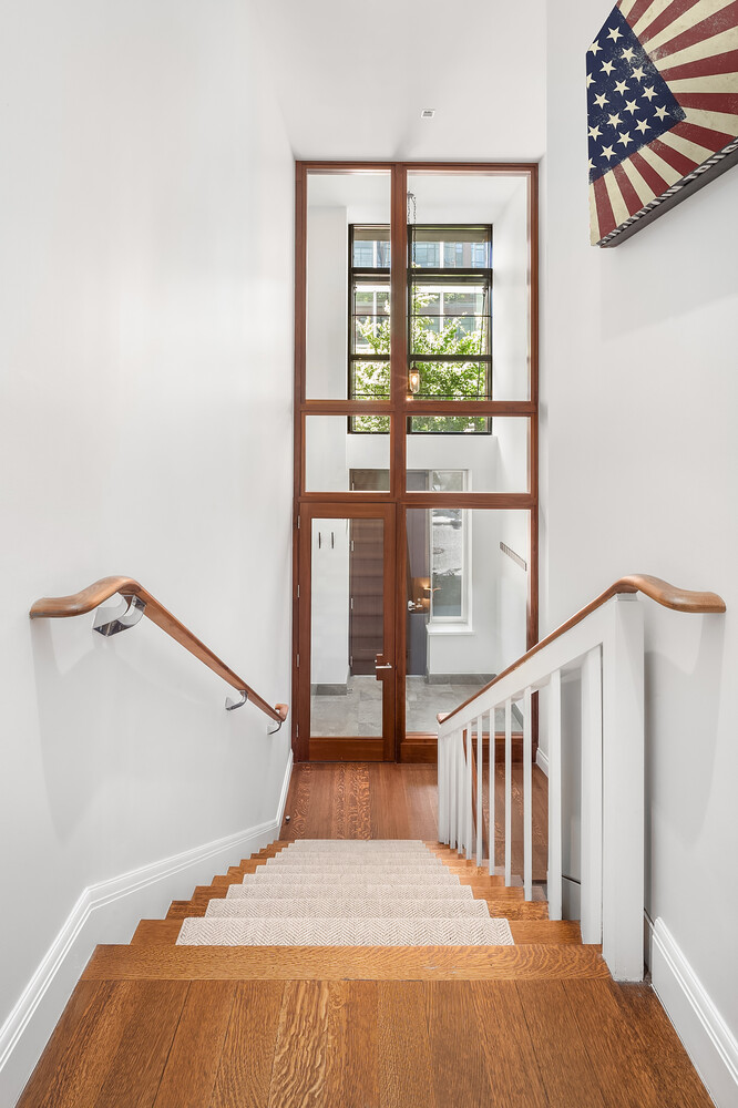 150 CHARLES Street M2