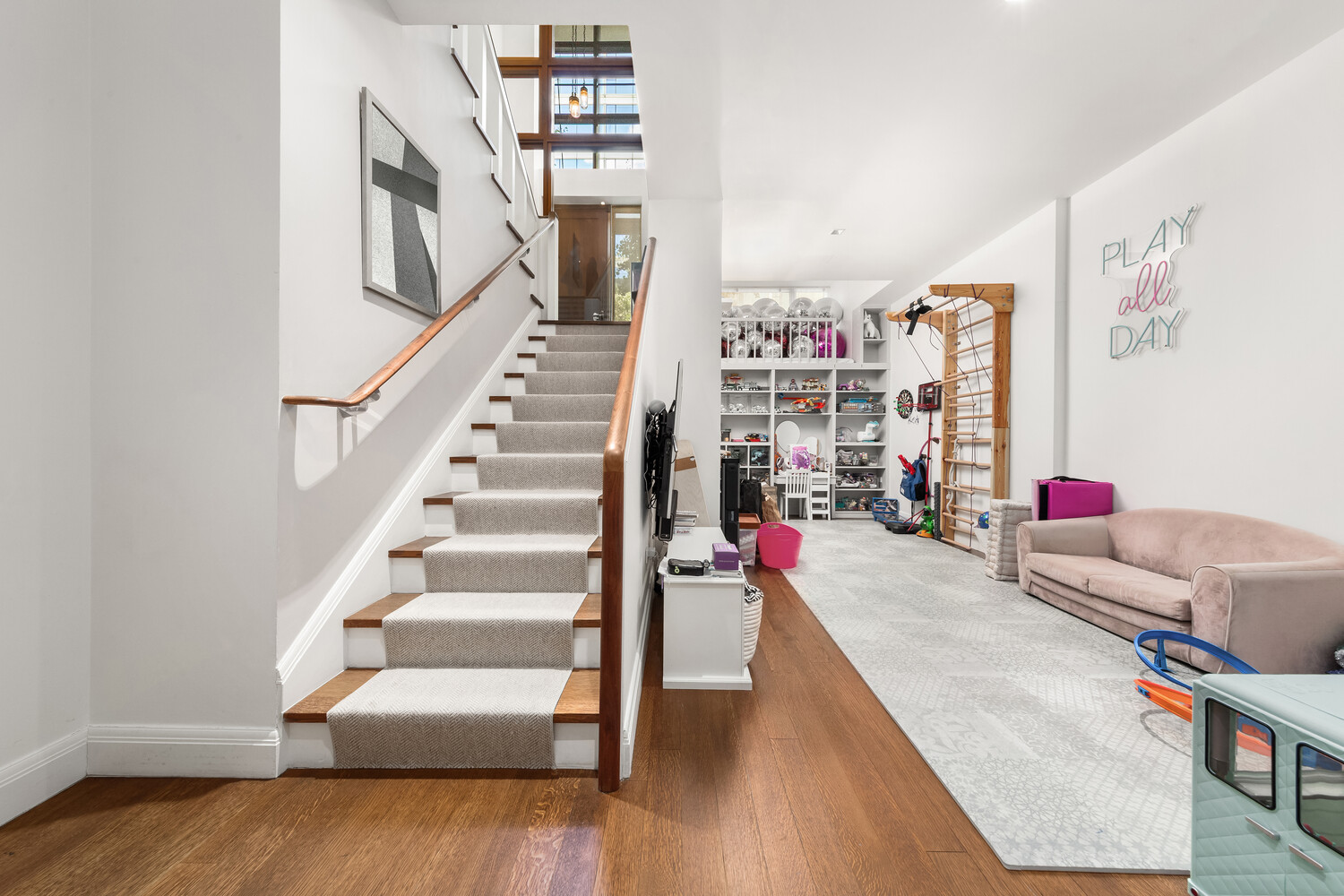 150 CHARLES Street M2