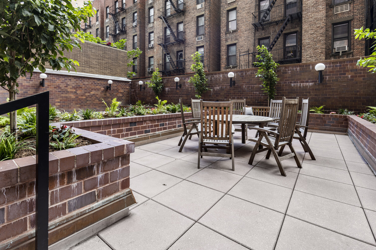 233 E 86TH Street 20B