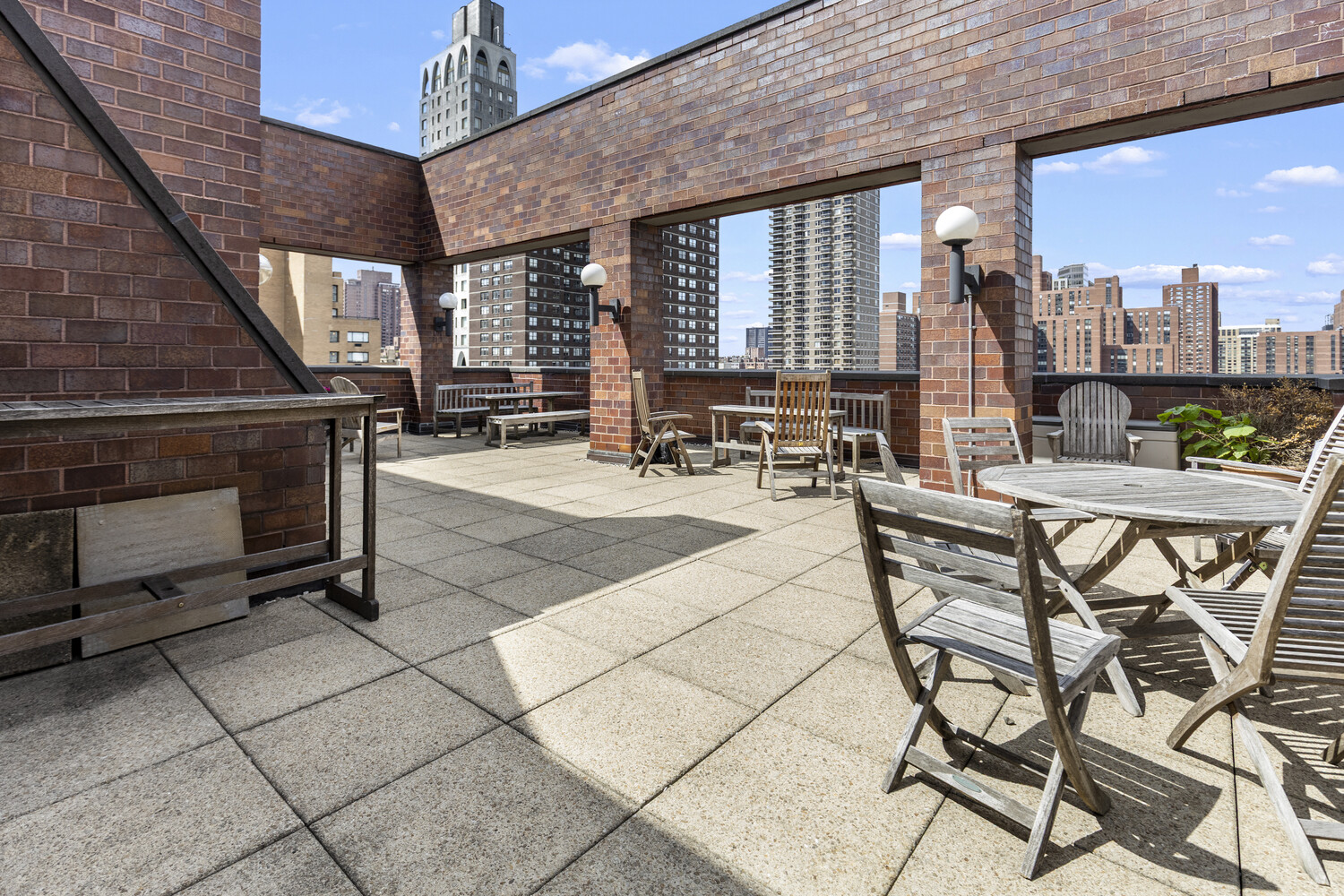 233 E 86TH Street 20B