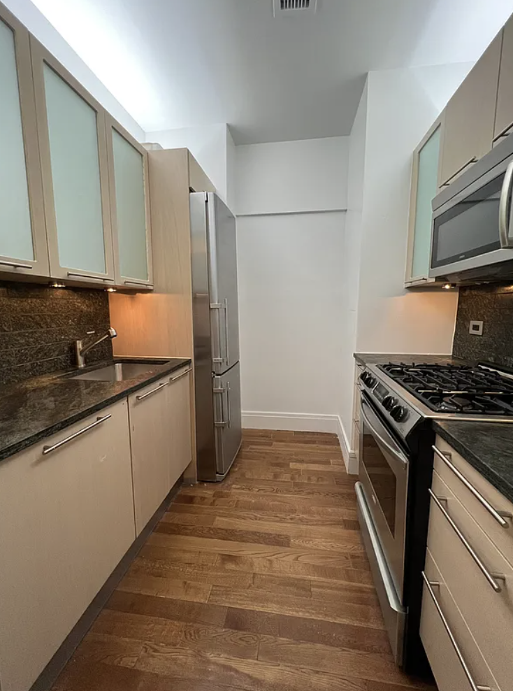 120 GREENWICH Street 6B