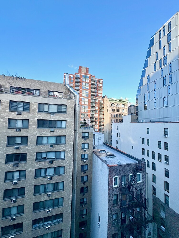 16 W 16TH Street 12NN