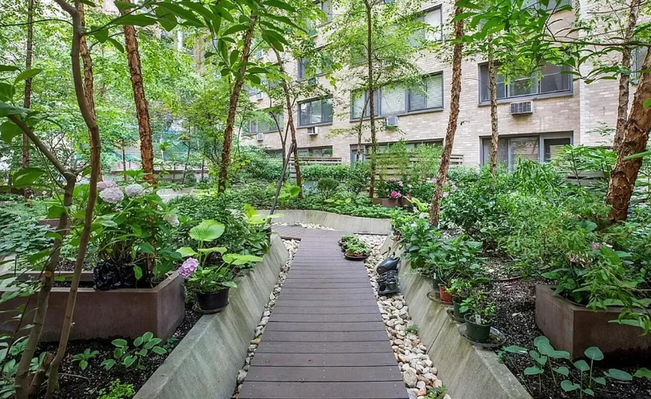 16 W 16TH Street 12NN