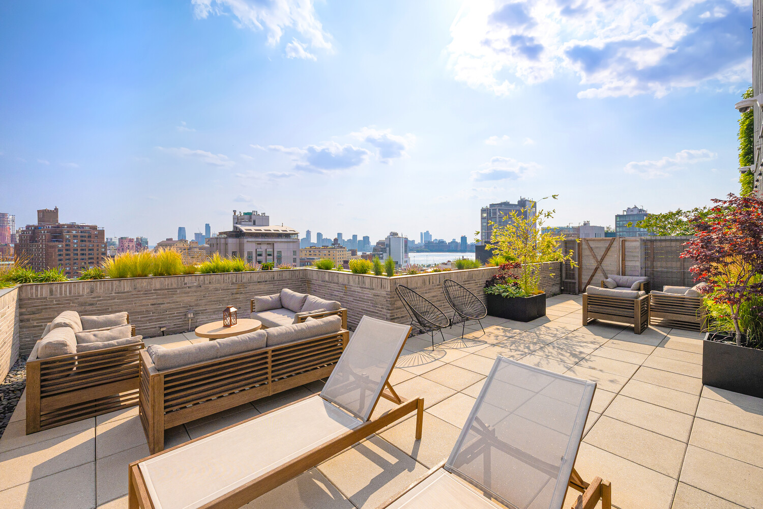 345 W 14TH Street PHW