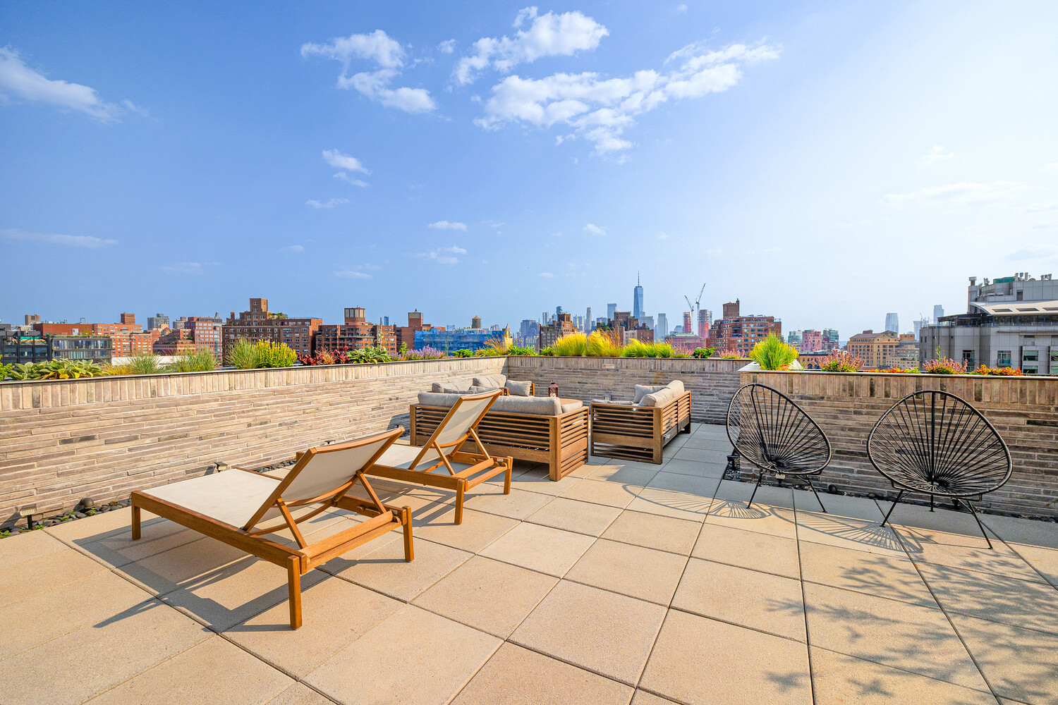 345 W 14TH Street PHW