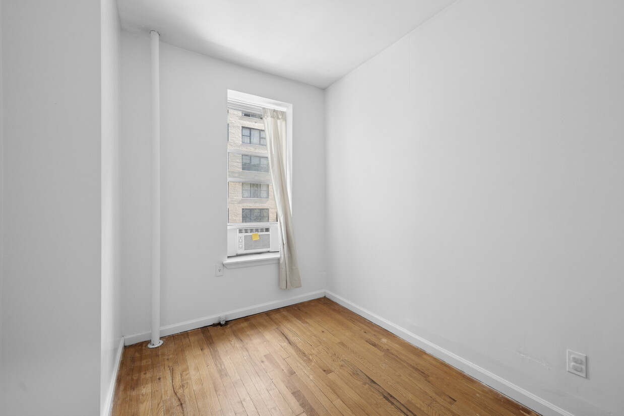 320 E 49TH Street 45