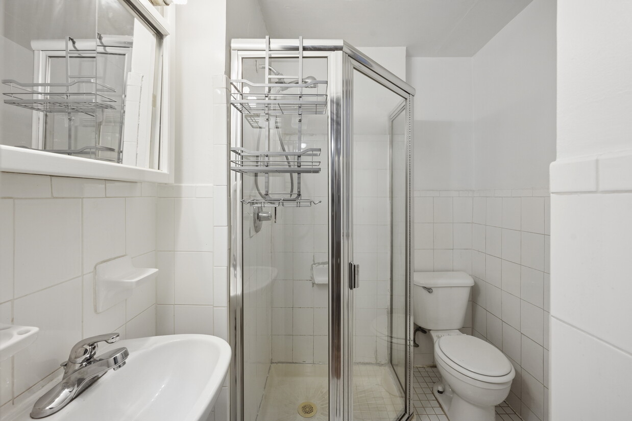 320 E 49TH Street 45