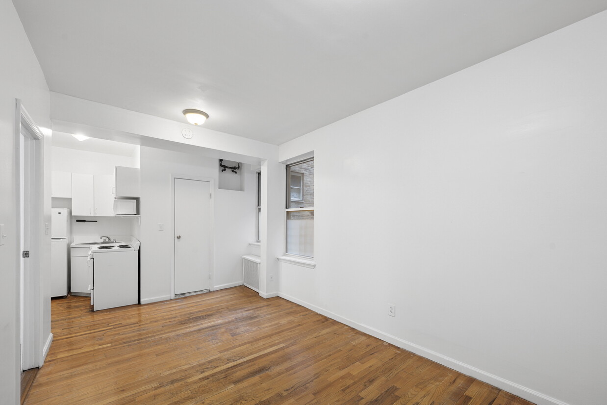 320 E 49TH Street 45
