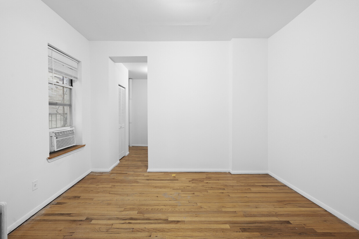320 E 49TH Street 44