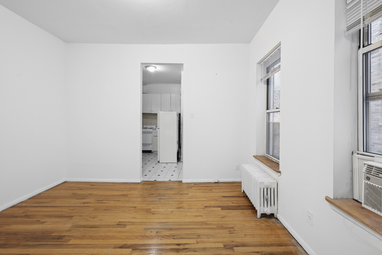 320 E 49TH Street 44