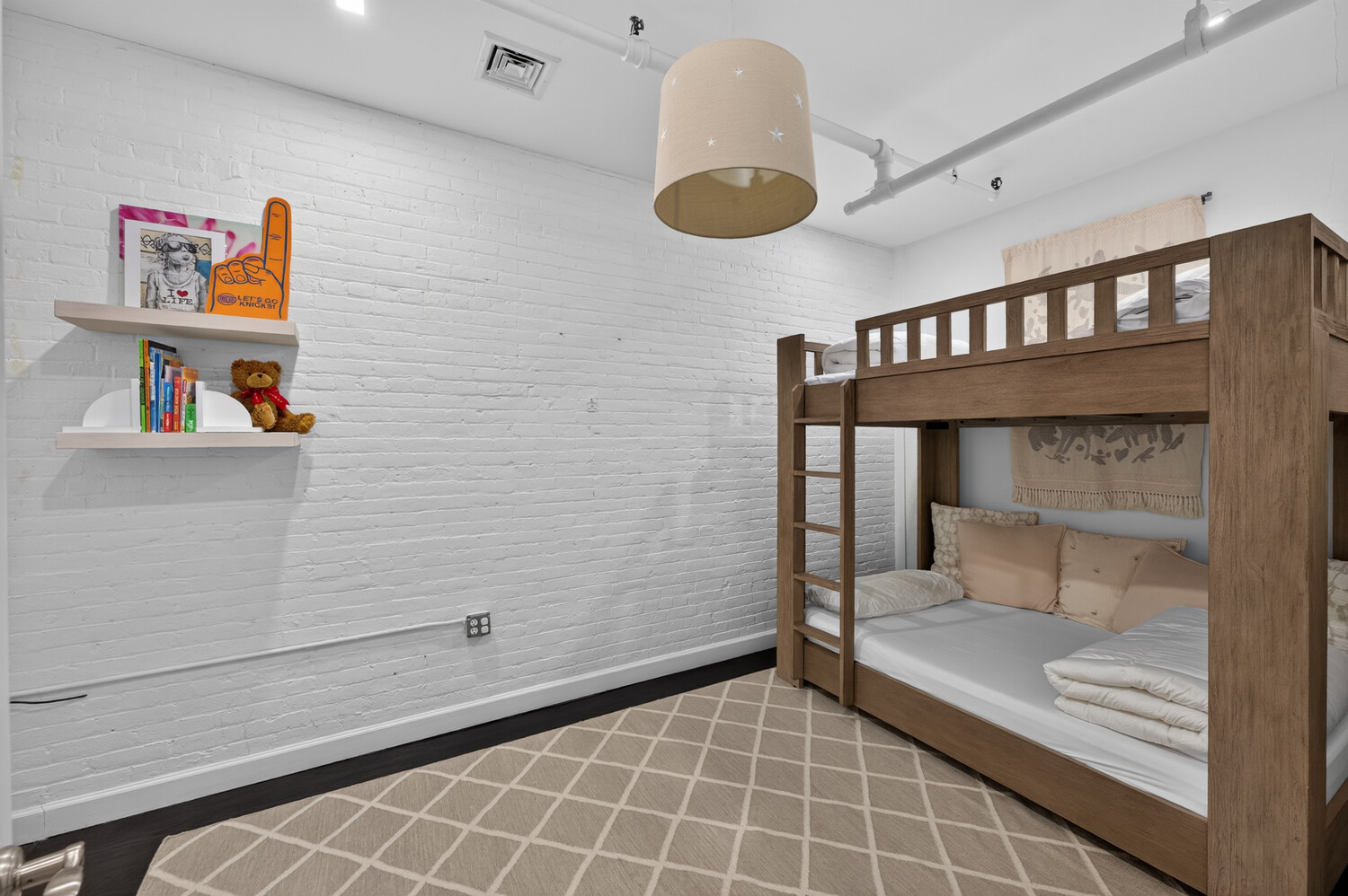 431 W BROADWAY 4