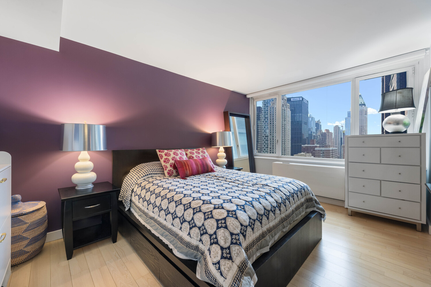 322 W 57TH Street 32Q