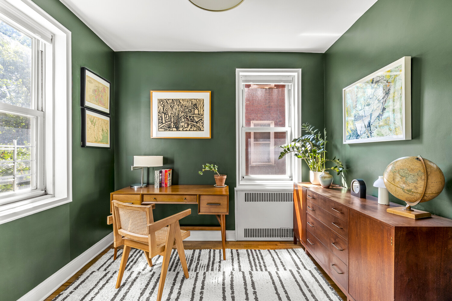25 PLAZA Street W 2J