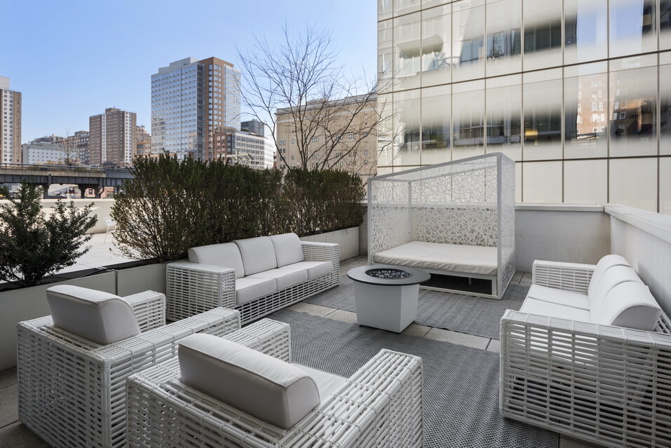 524 W 19TH Street 1A