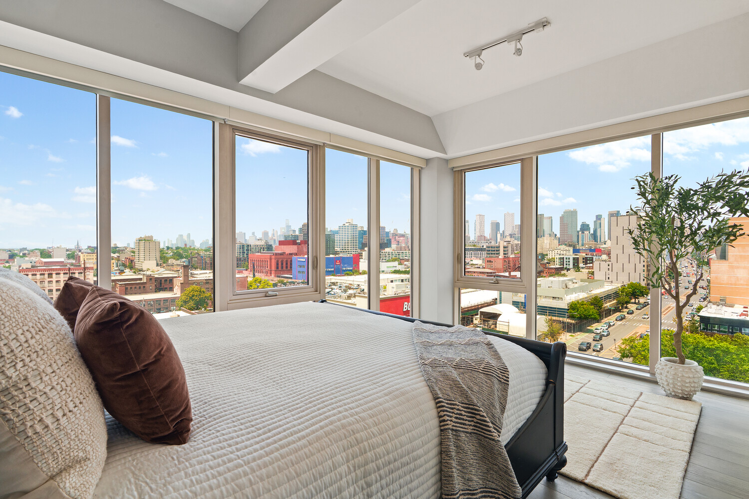 343 4TH Avenue 10G