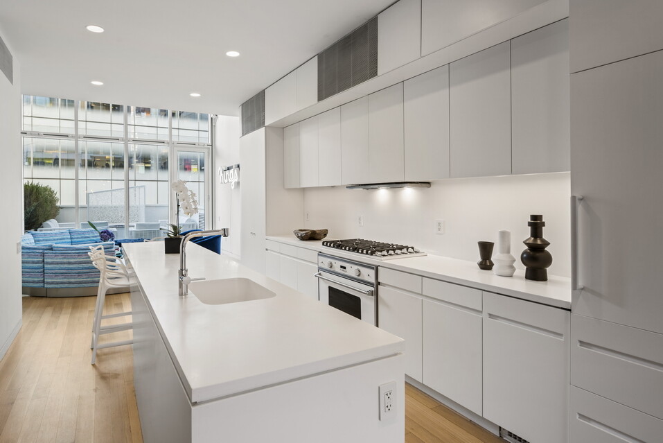 524 W 19TH Street 1A