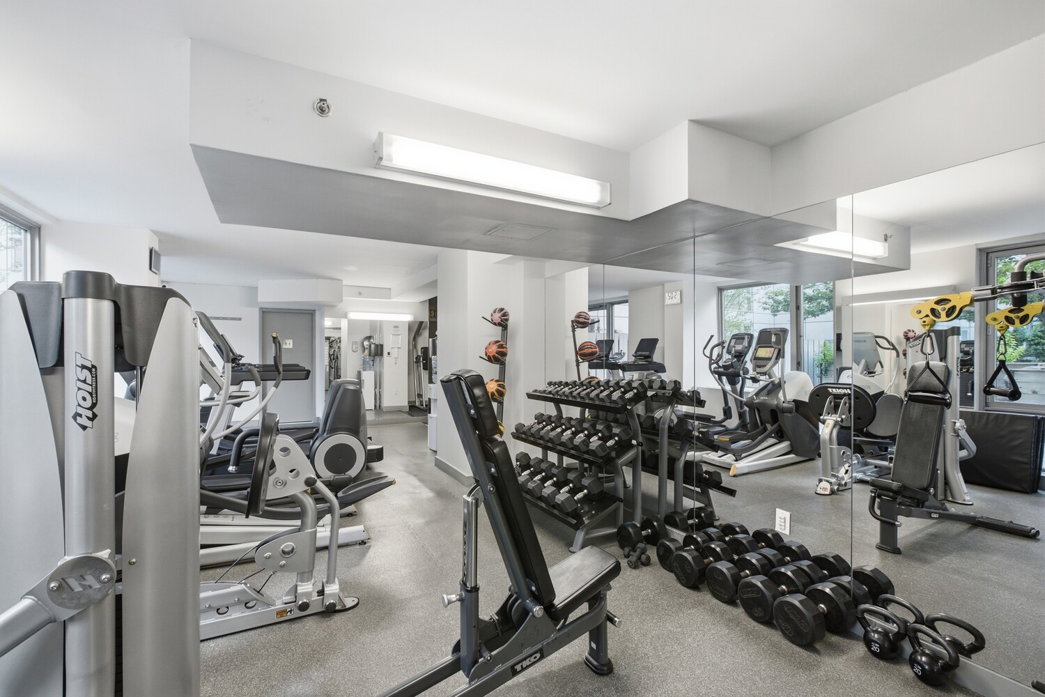 464 W 44TH Street 3H