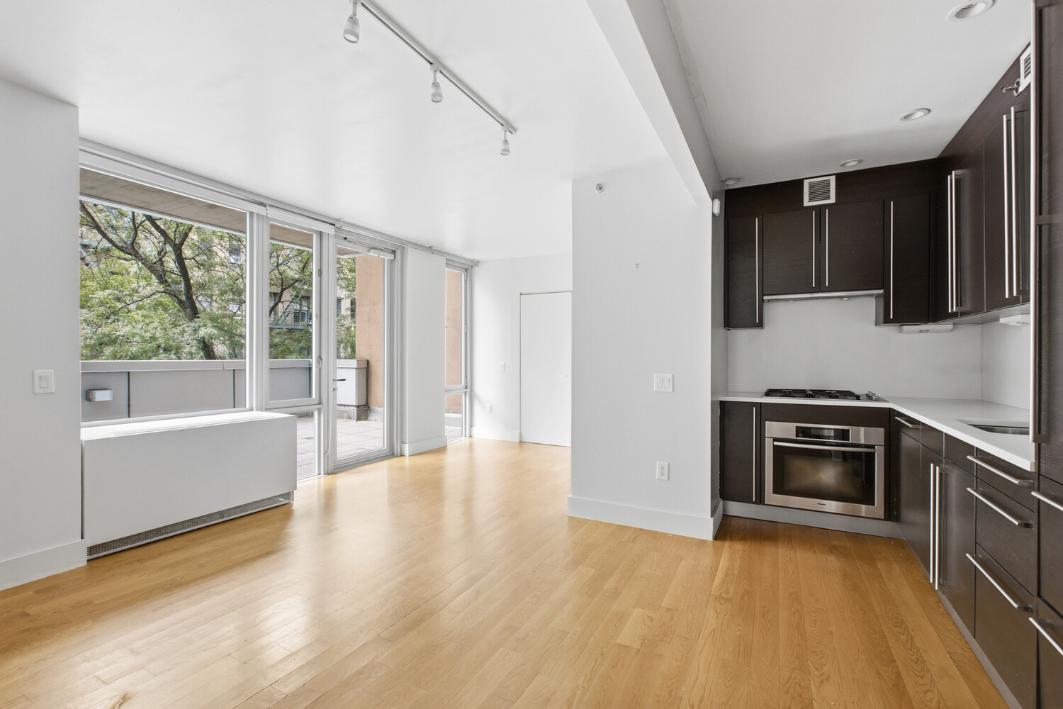 464 W 44TH Street 3H
