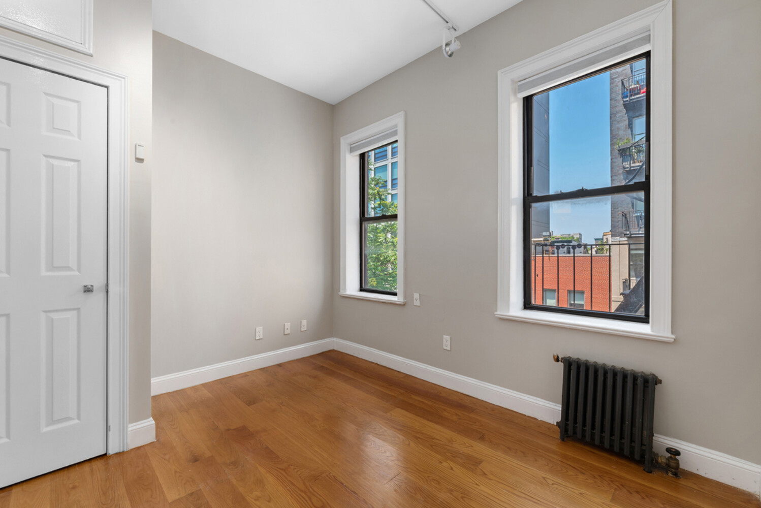 163 CHRYSTIE Street 17