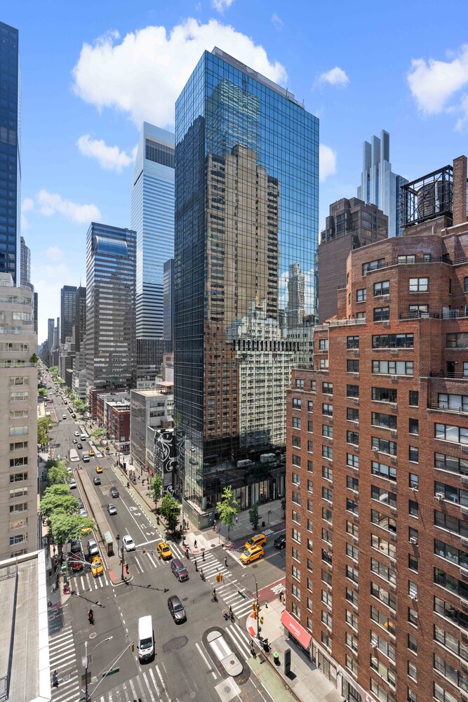 200 E 58TH Street 16F