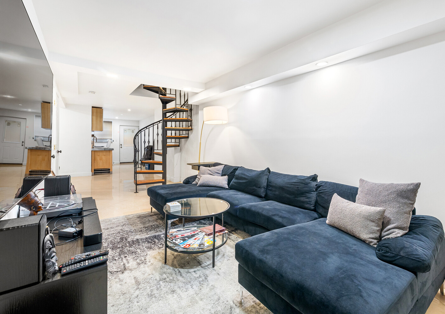 41 CLAVER Place