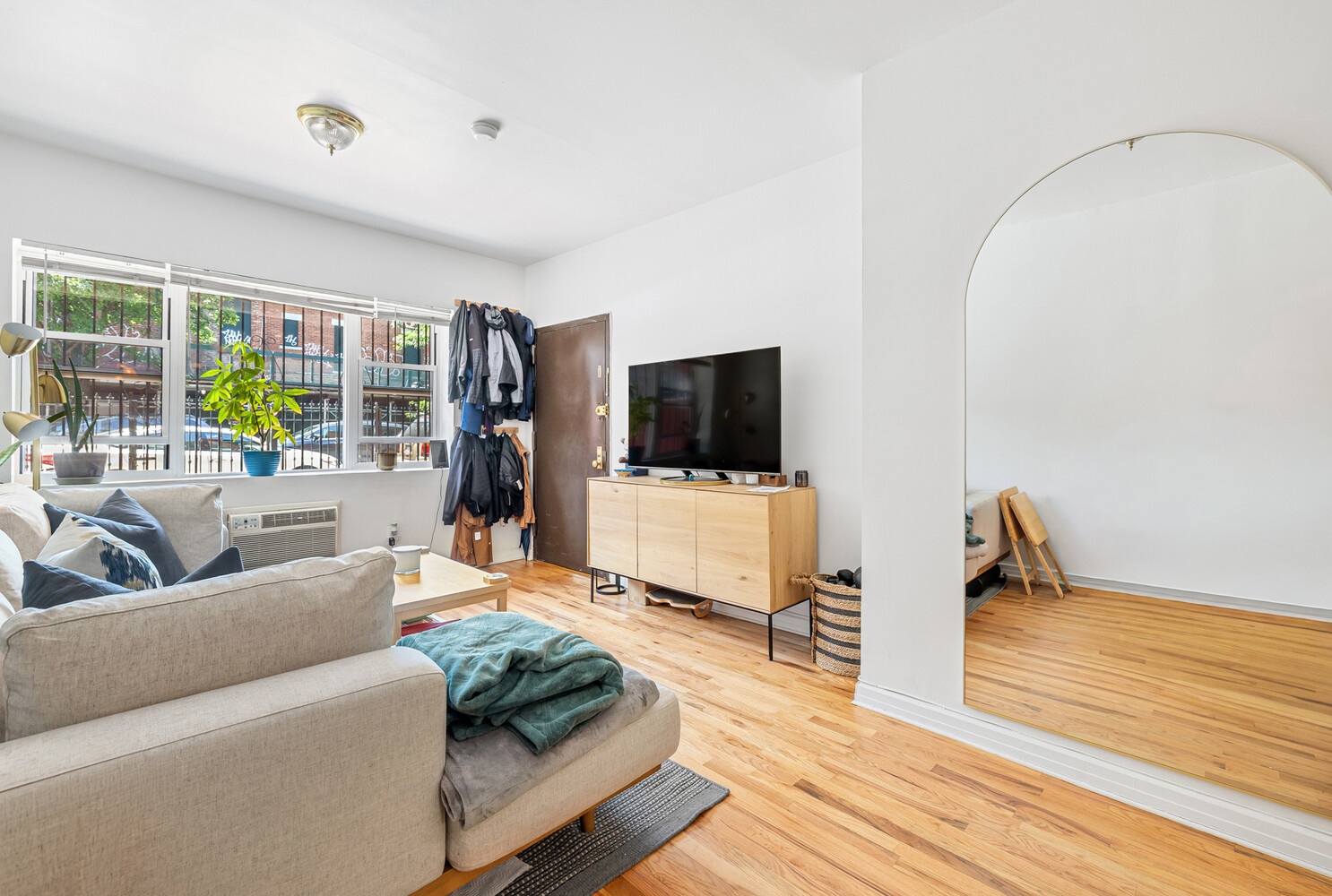 41 CLAVER Place