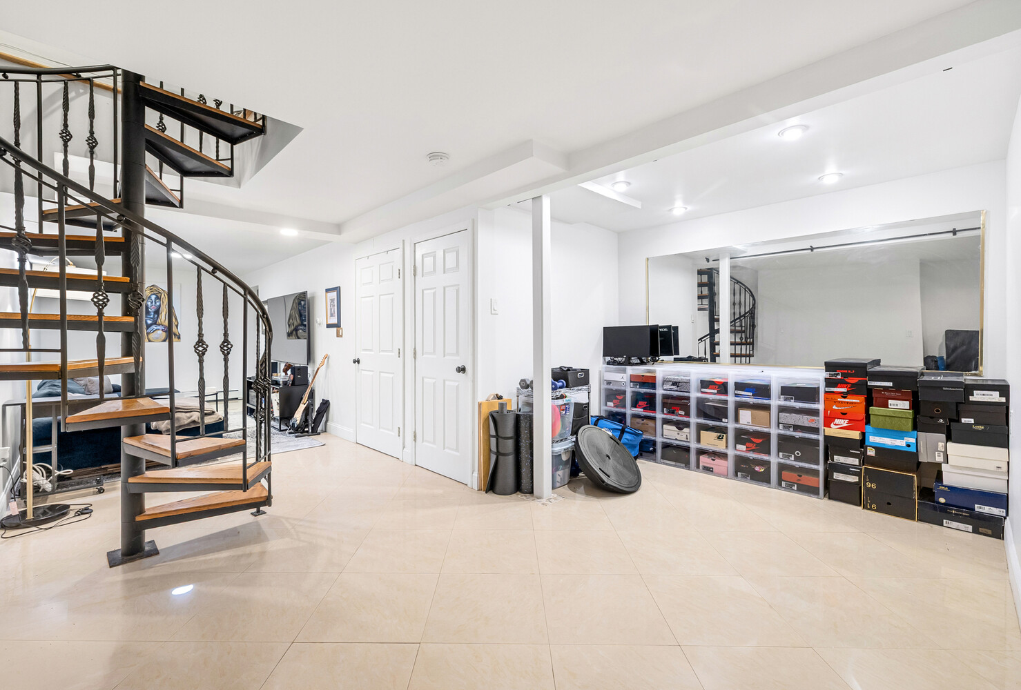 41 CLAVER Place