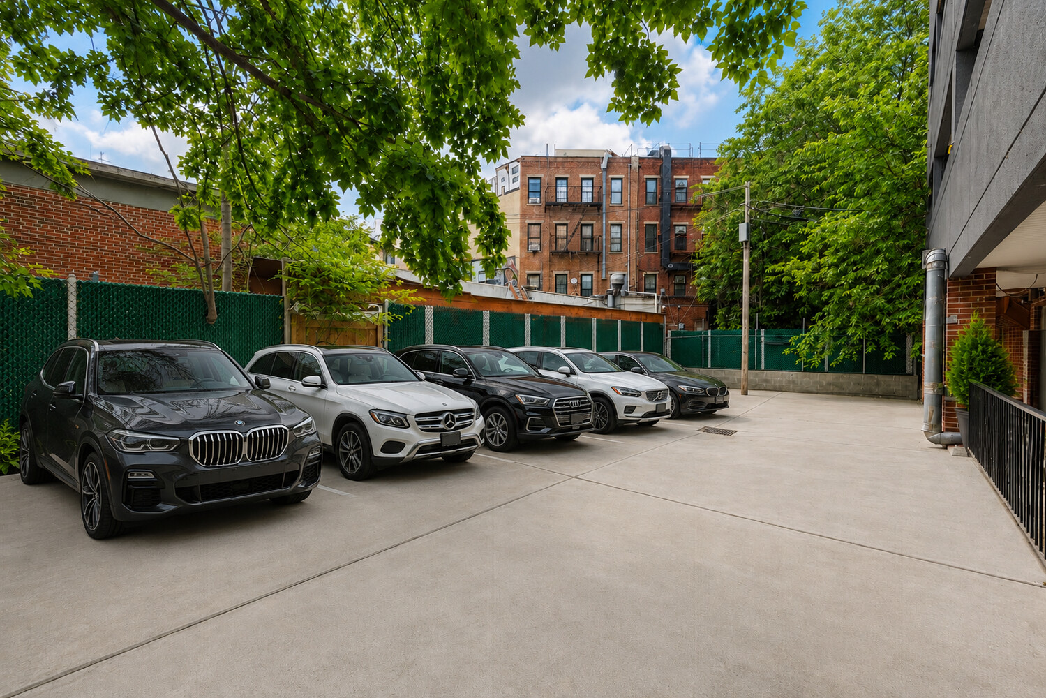 385 VERNON Avenue 2F