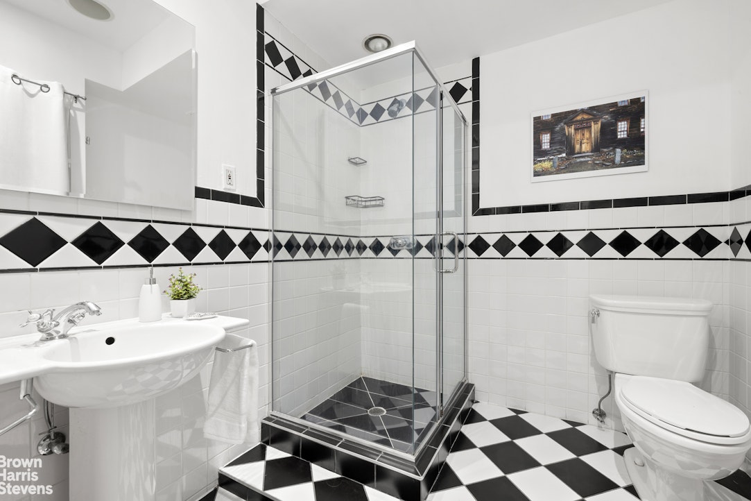 176 BROADWAY 12E