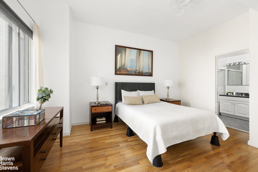 176 BROADWAY 12E