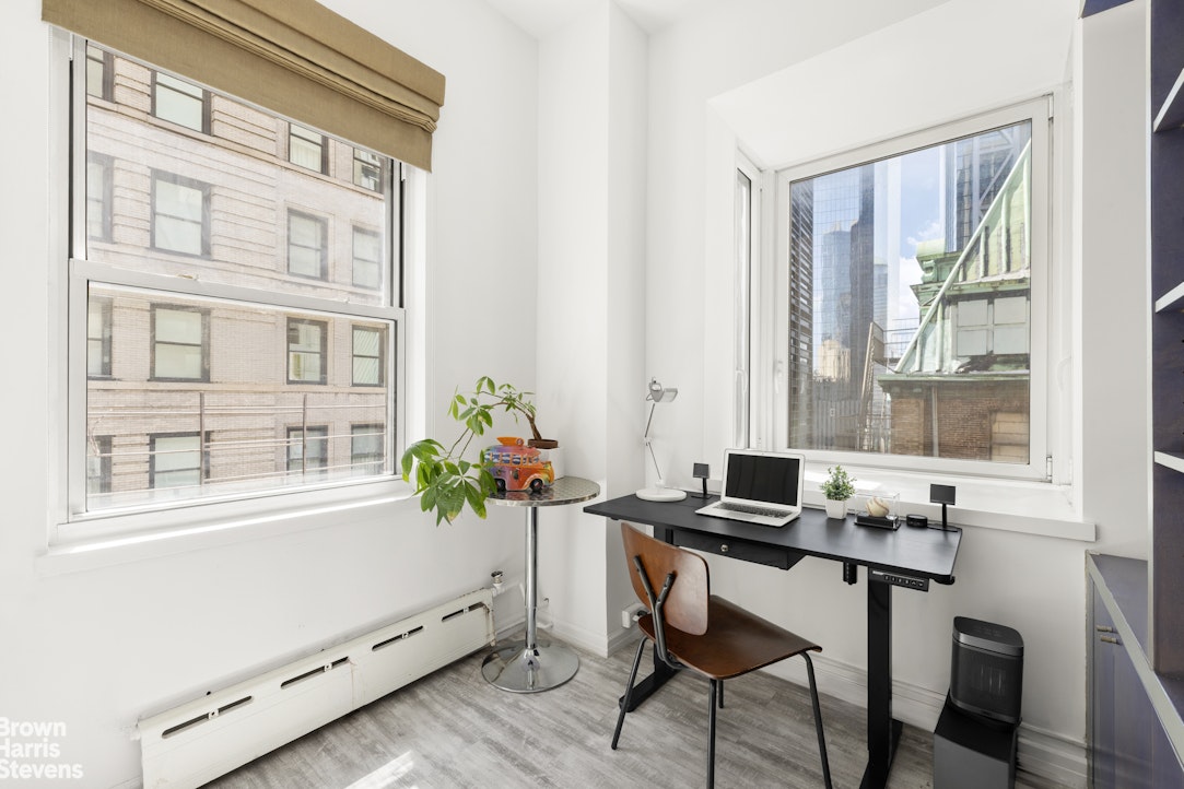 176 BROADWAY 12E