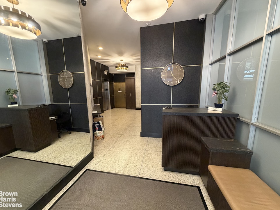 176 BROADWAY 12E