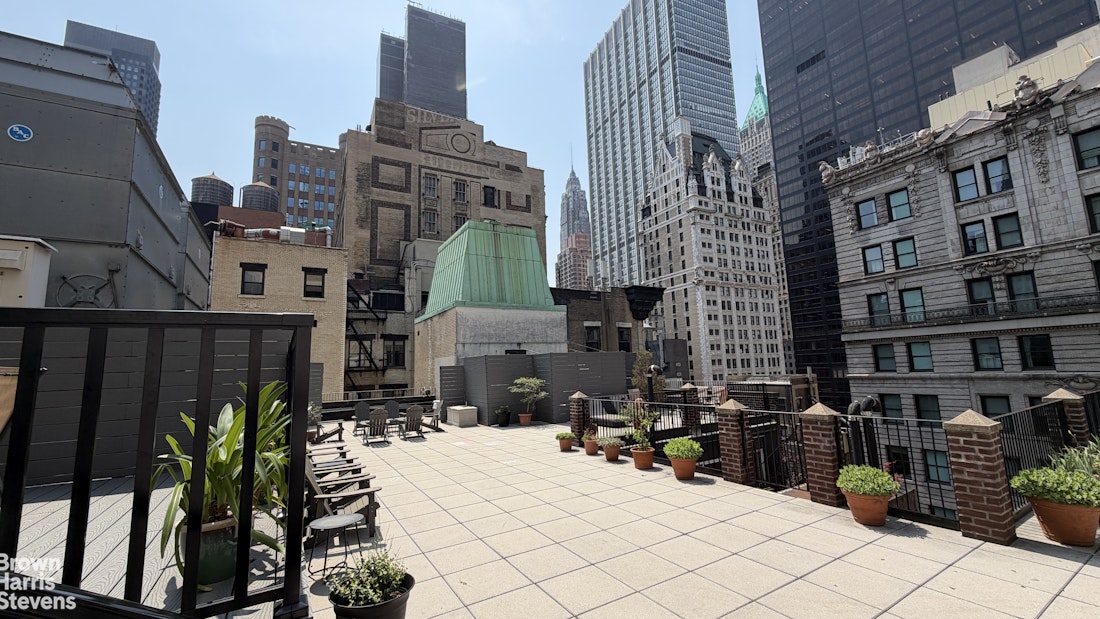 176 BROADWAY 12E