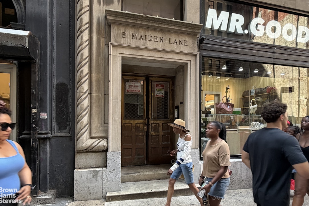176 BROADWAY 12E