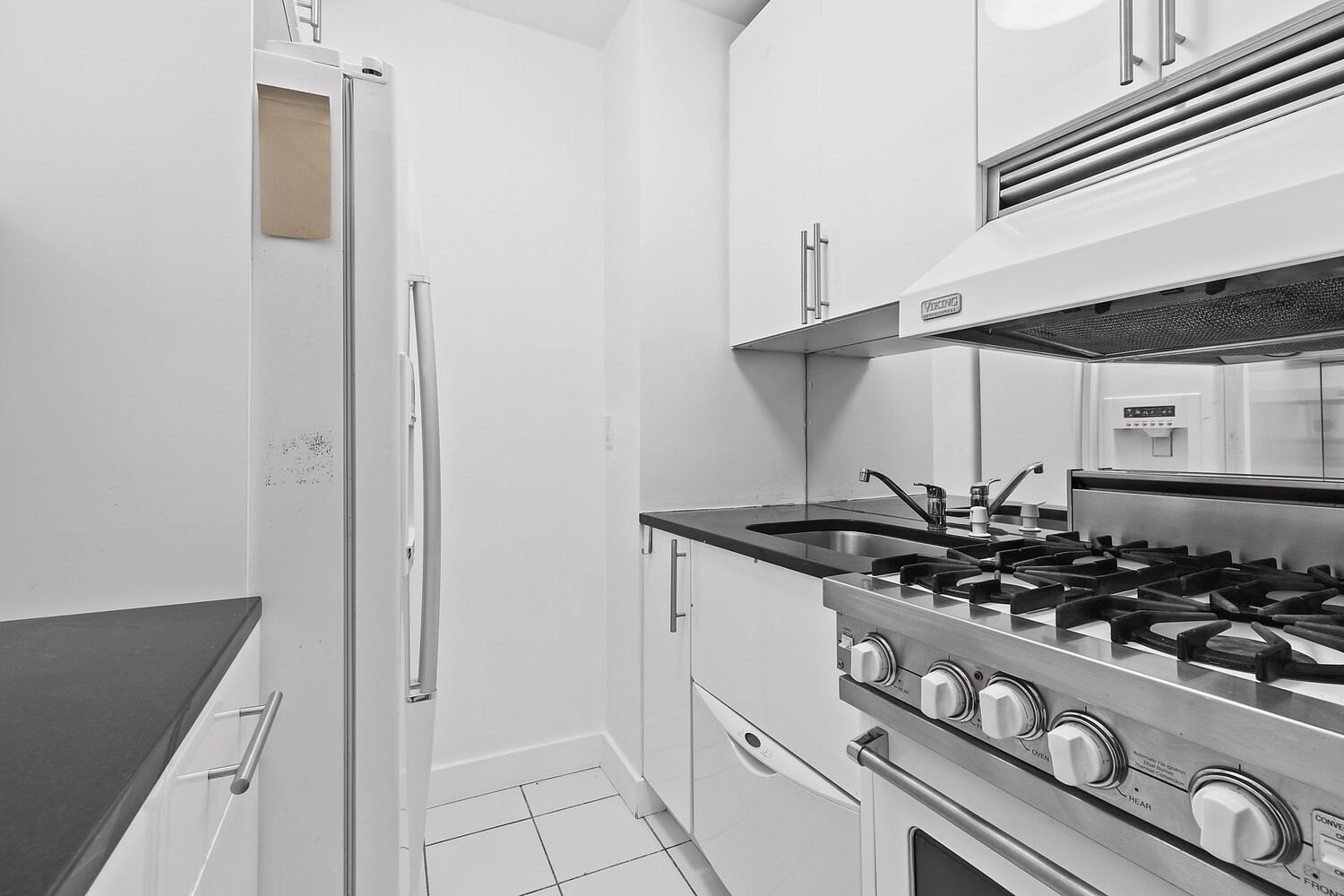 159 W 53RD Street 25C