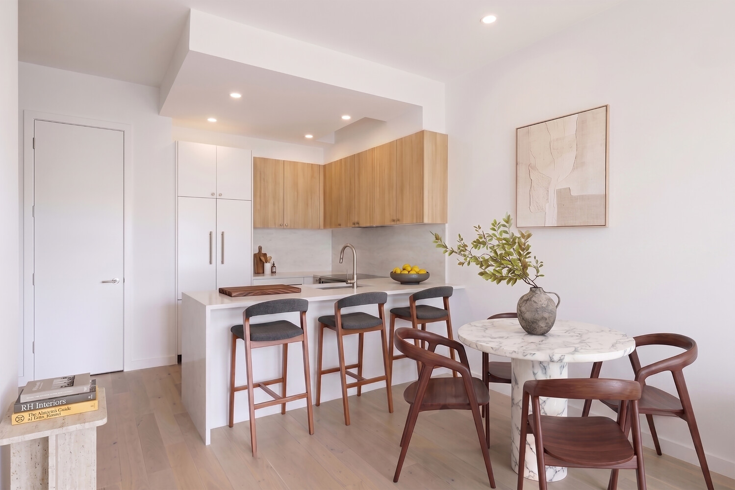 48 STANHOPE Street 2F