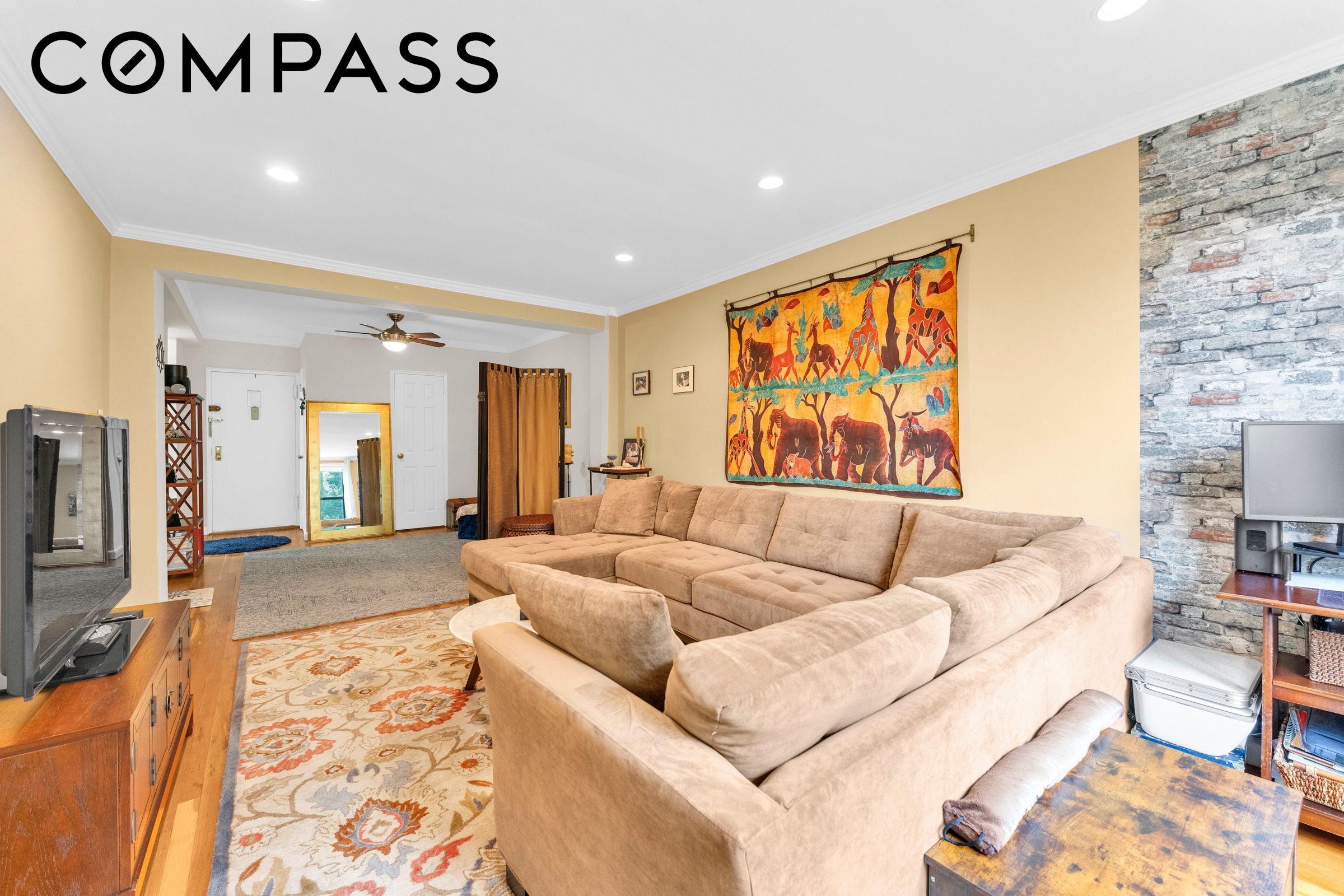 2550 Independence Avenue 4C