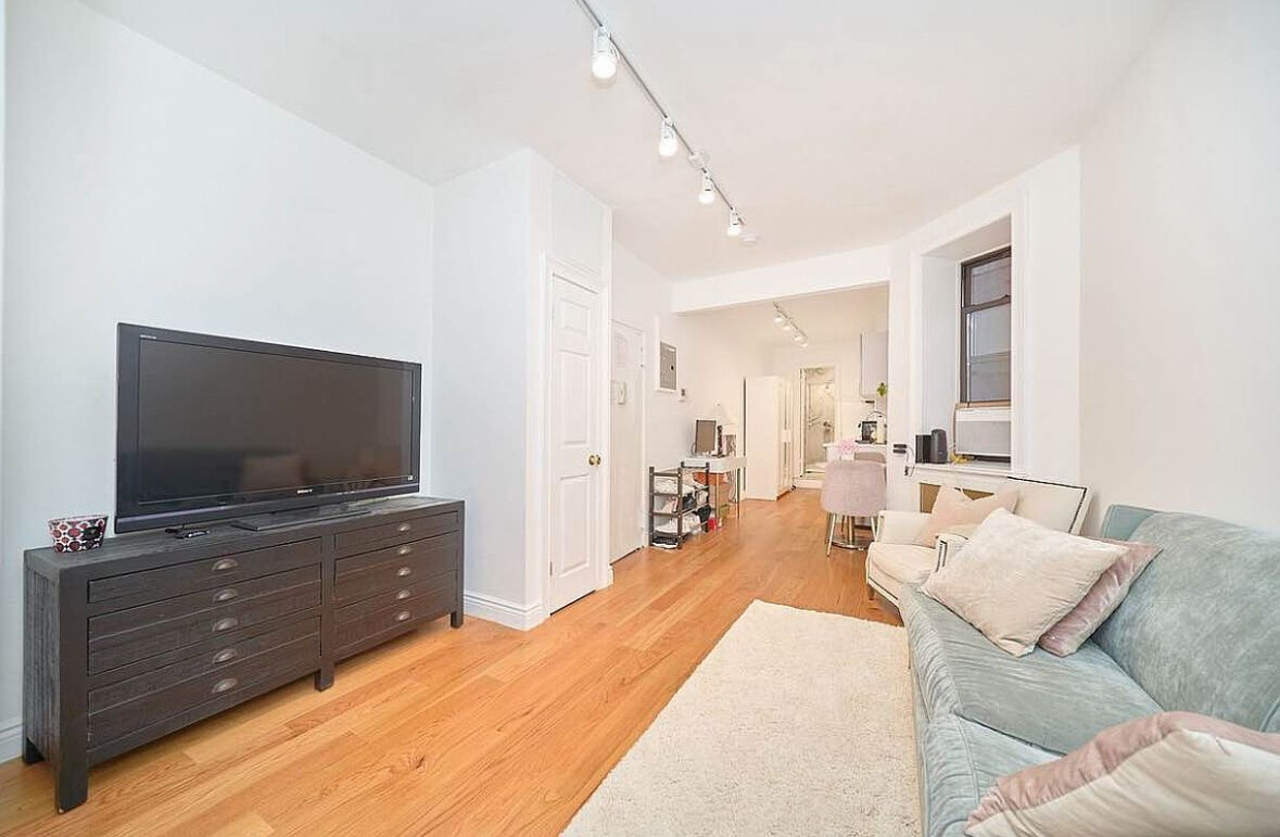 172 MULBERRY Street 9