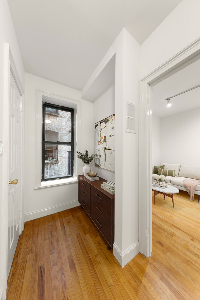 19 COMMERCE Street 10
