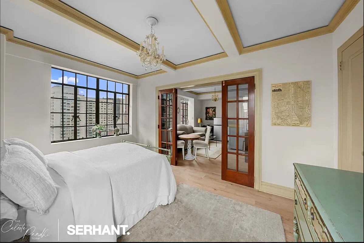 320 E 42ND Street 2318