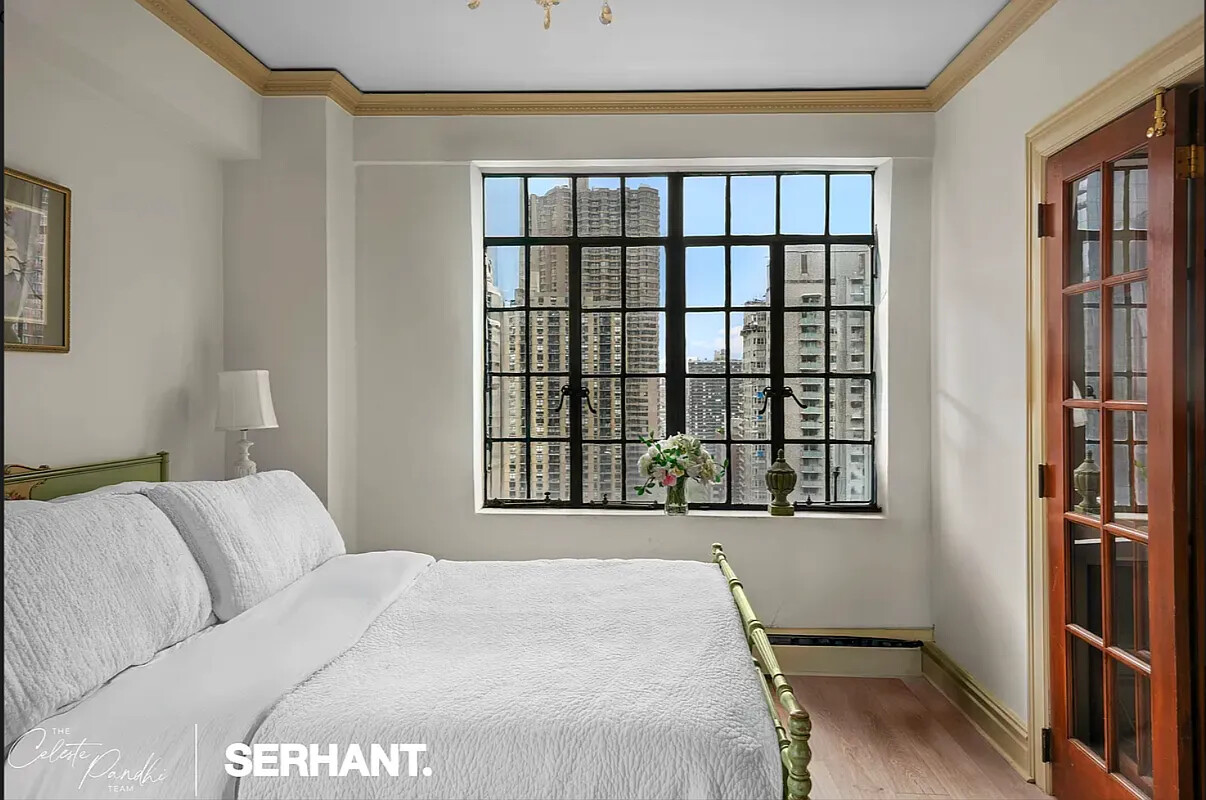 320 E 42ND Street 2318
