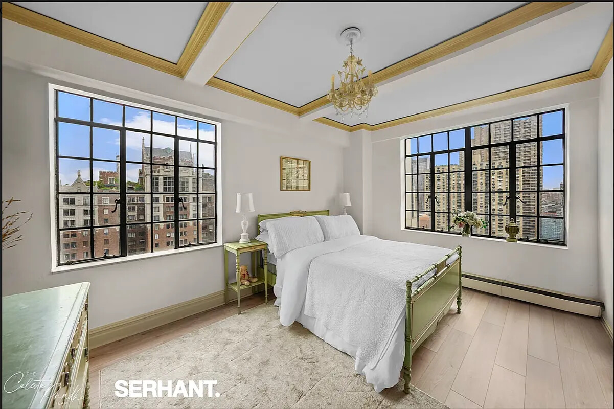 320 E 42ND Street 2318