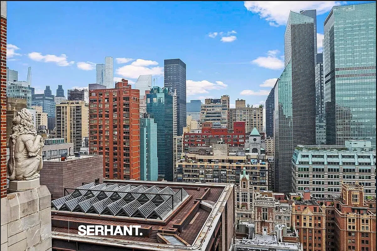 320 E 42ND Street 2318