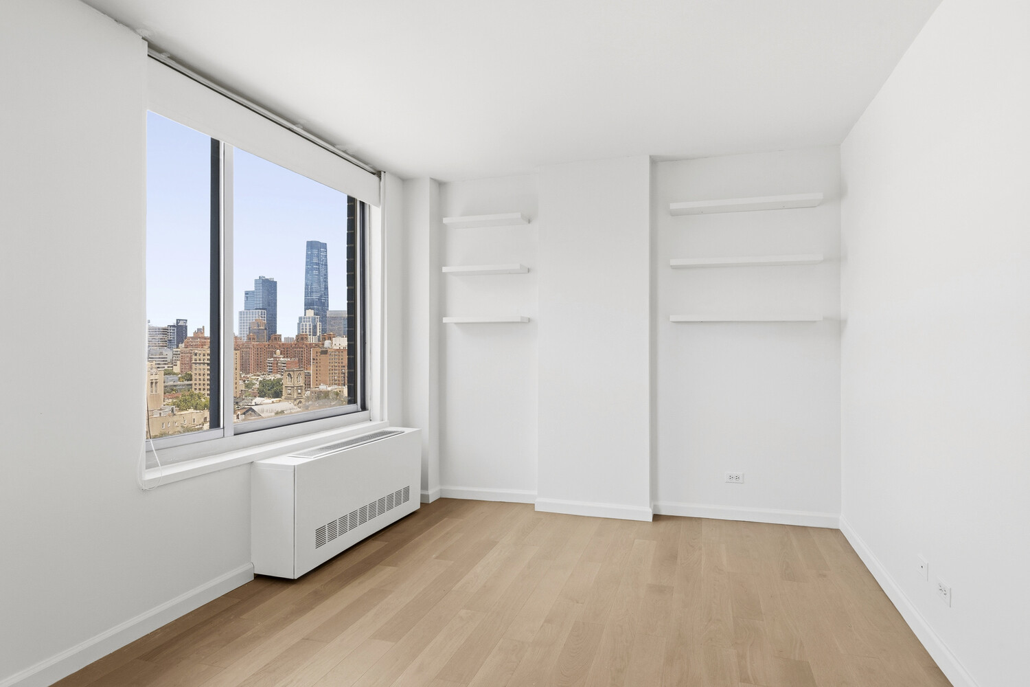 270 W 17TH Street 17G