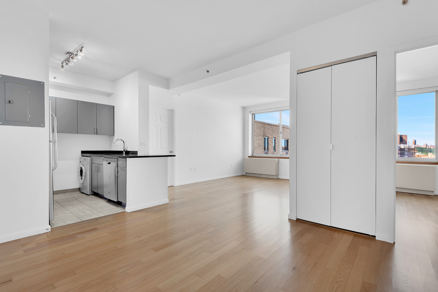 68 BRADHURST Avenue PH2B