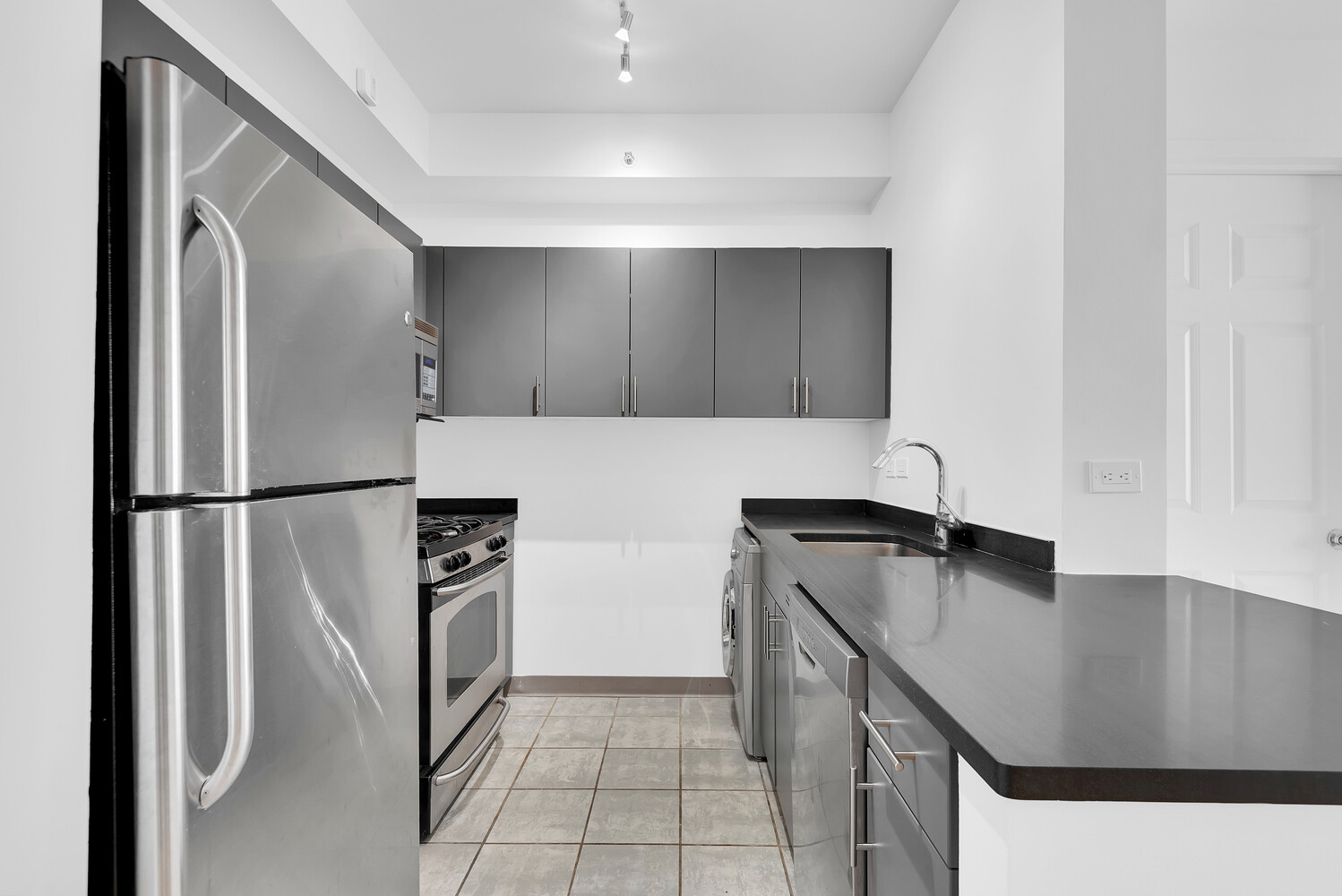 68 BRADHURST Avenue PH2B