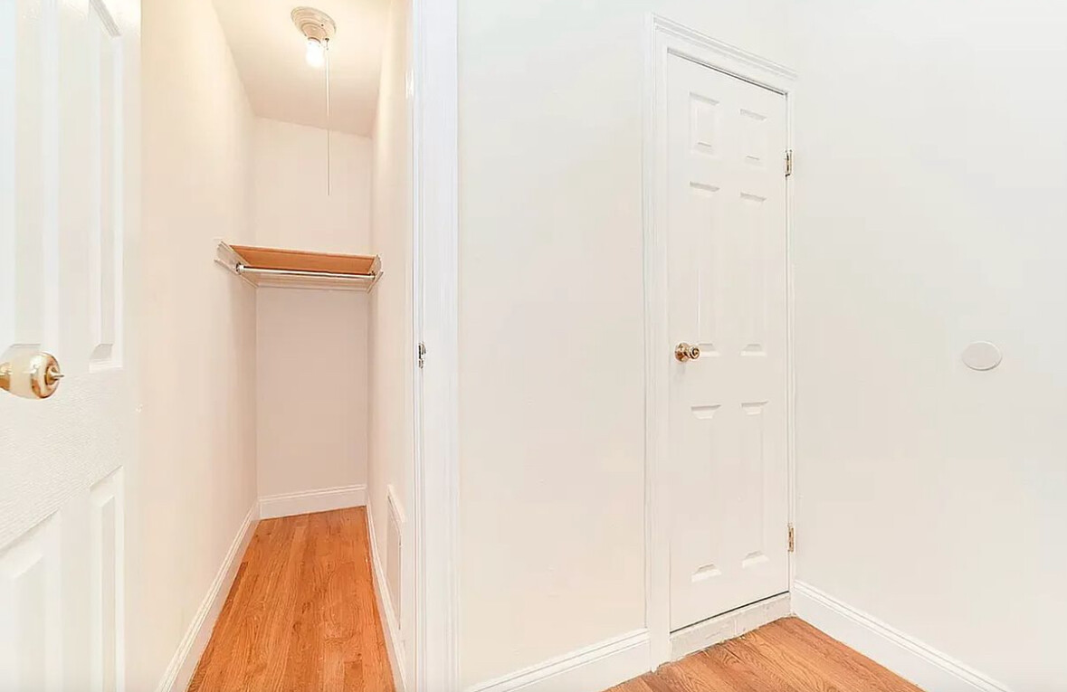 230 E 25TH Street 4D