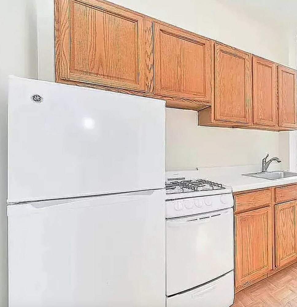 230 E 25TH Street 4D