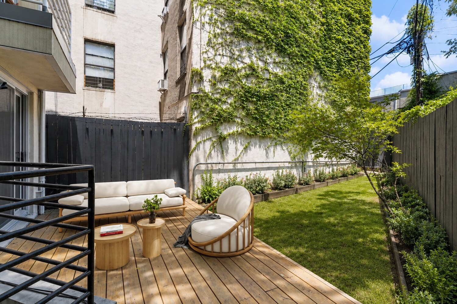 395 S 2ND Street 1